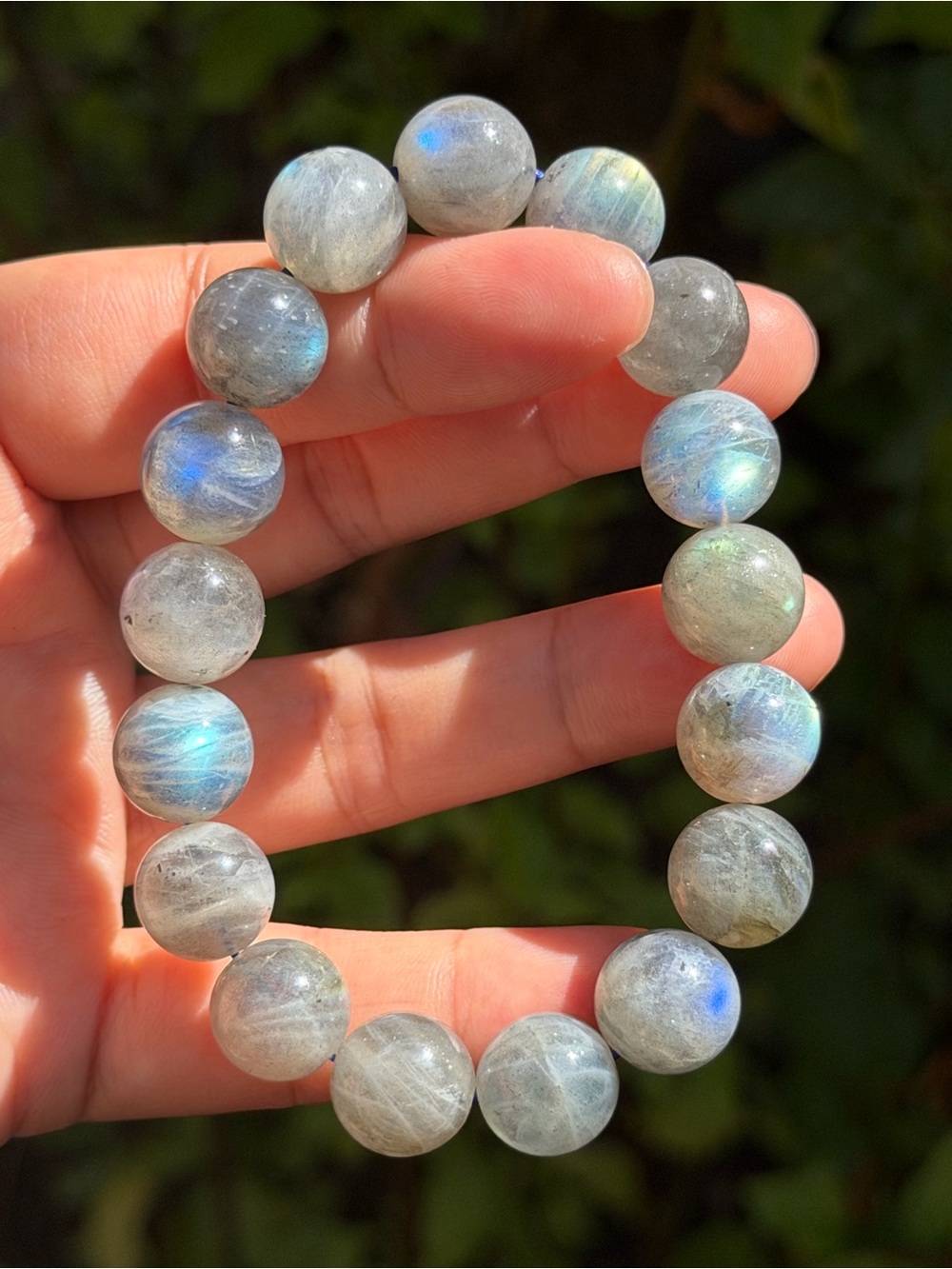 Labradorite Bead Stretch Bracelet in Gray-Blue Palo
